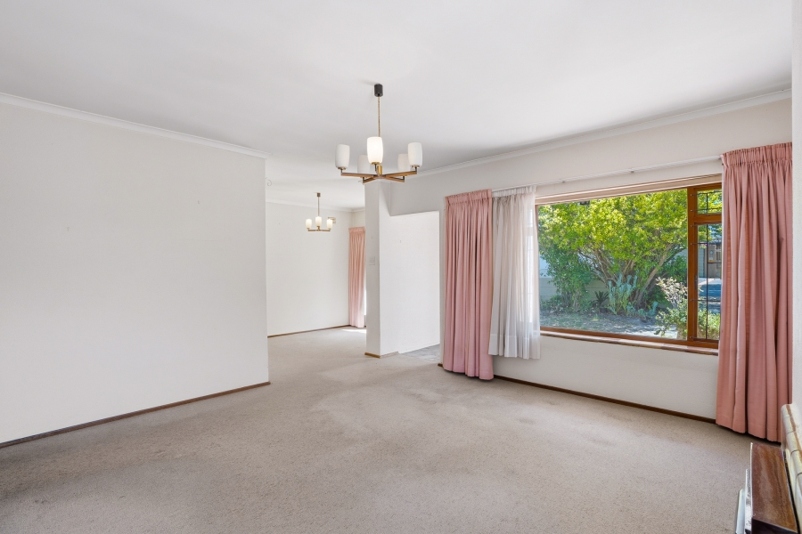 3 Bedroom Property for Sale in Meadowridge Western Cape